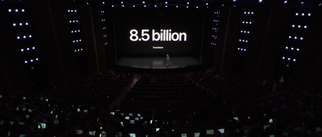 iPhone “浴霸” 公布，頂配1萬(wàn)油炸出產(chǎn)線2！最強(qiáng)機(jī)械學(xué)習(xí)芯片，謀略性能吊打友商