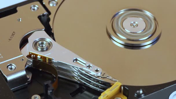 西數(shù)否定Ultrastar DC HC650機器硬盤回收MAMR技能
