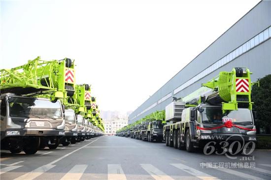 中聯(lián)重科首批22臺工程起重機(jī)樂成交付印尼市場
