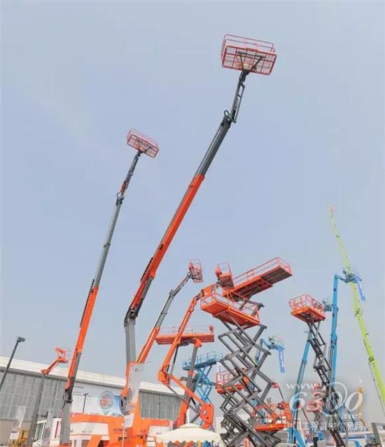 高空市場競爭花樣整體穩(wěn)定：Top10 租賃油炸出產(chǎn)線商設(shè)備保有量占比超60%， Top 5制造商市占率超一半